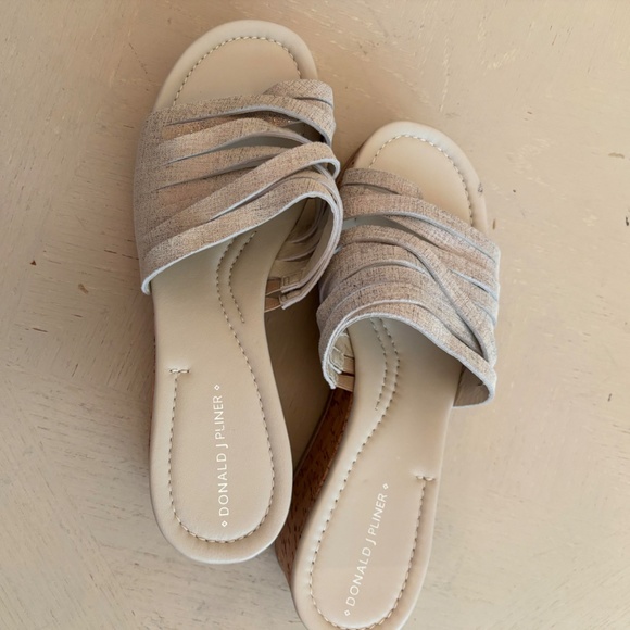 NWT Donald Pliner Leather Sandals Size 8.5 - Picture 2 of 5